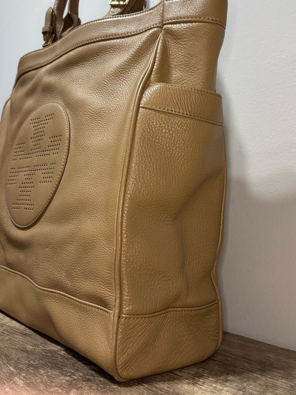 Tory Burch Kipp Tote in Sand Dollar - Picture 5 of 12